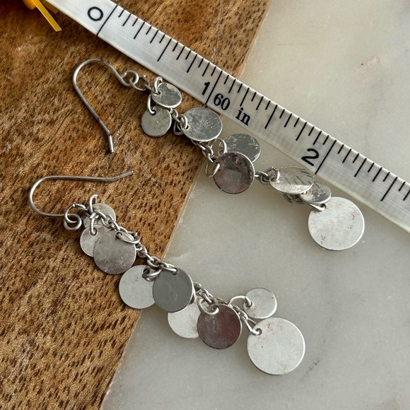 Silver discs dangle earrings - Picture 2 of 2